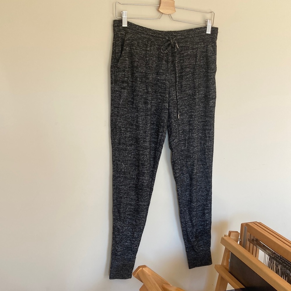 Gap joggers knit super soft with pockets